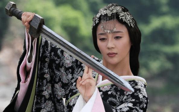 颜值不够美颜来凑年龄大就装嫩,颜值不够才艺来凑