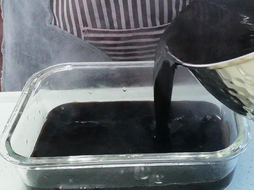 煮龟苓膏怎样做得丝滑,龟苓膏怎么做才会比较好吃