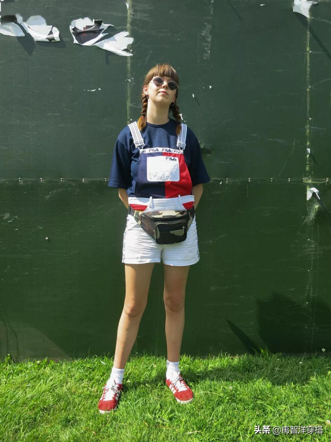 阔腿裤已经out了现在流行初恋裤,还在穿阔腿裤现在流行的是初恋裤