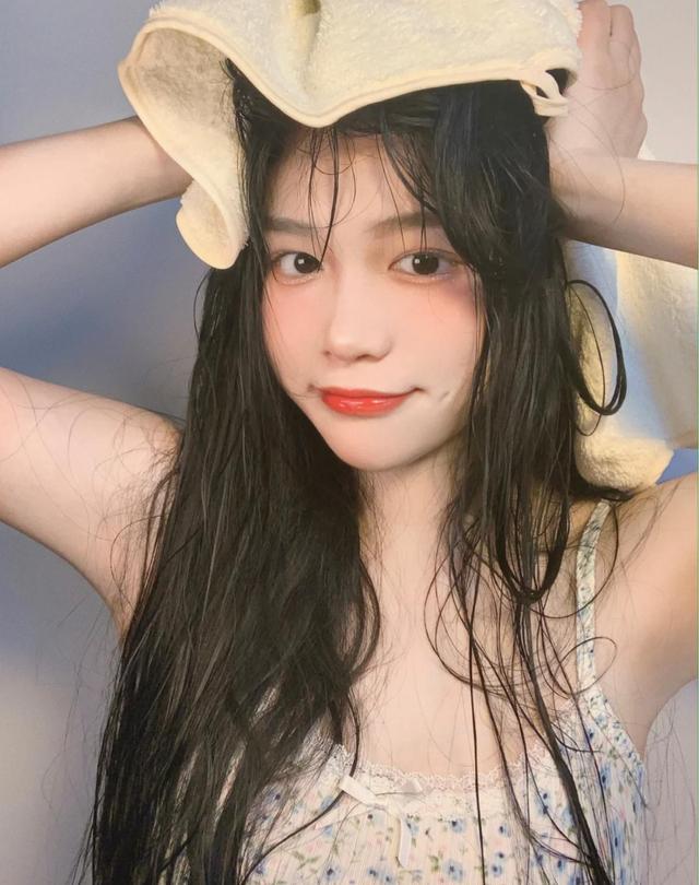 发质毛躁怎么护理,发尾干枯怎么洗头