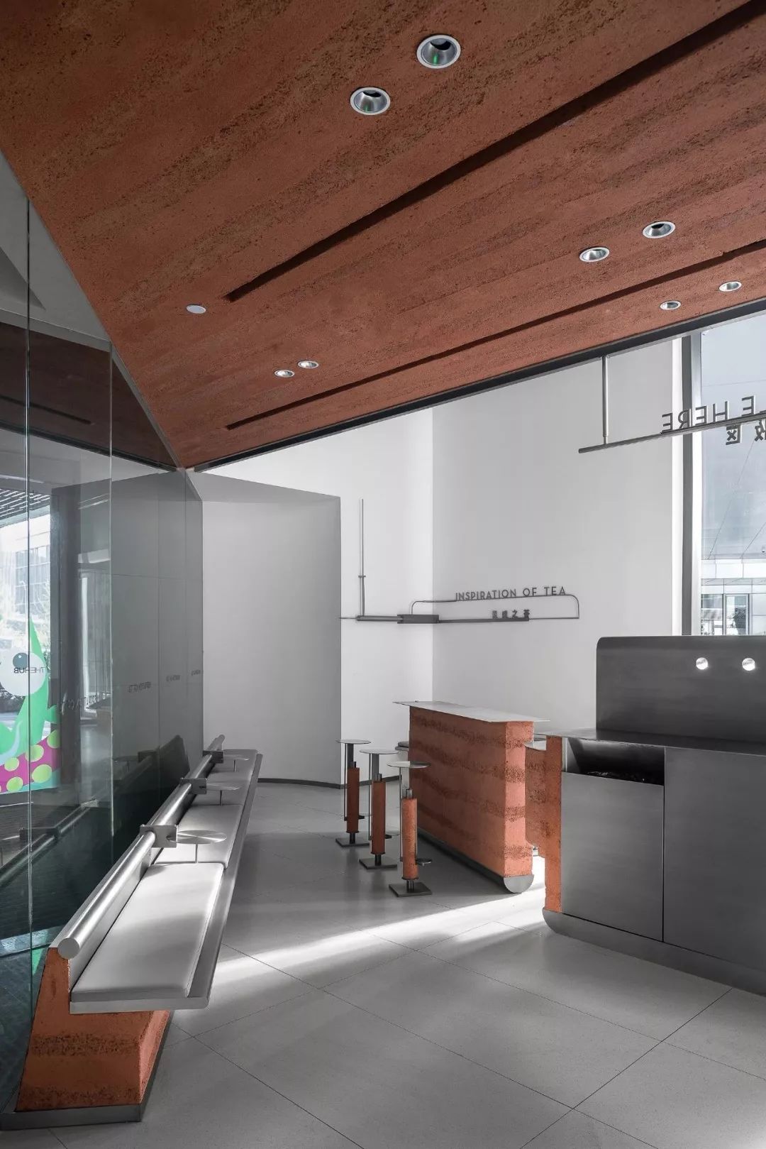 服装人要哭了！年利润4亿、估值90亿的喜茶竟然跨界服装行业？