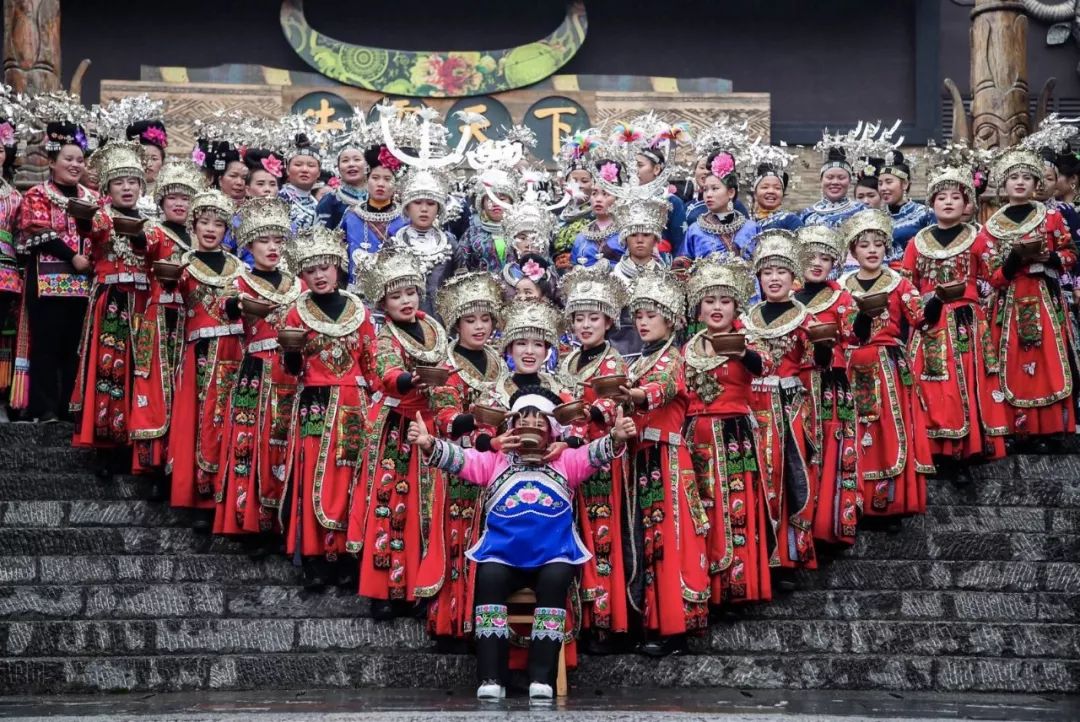 5万人PK酒量饭量胆量!这个饭局水陆两栖震撼上天