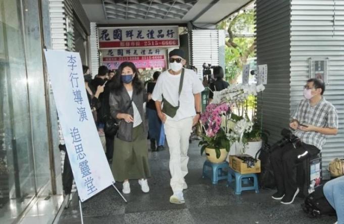 房祖名谈林凤娇哭,房祖名绿色衣服