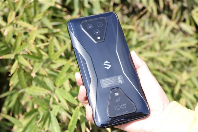 腾讯黑鲨游戏手机3值得买吗？使用一周，说说我的真实感受