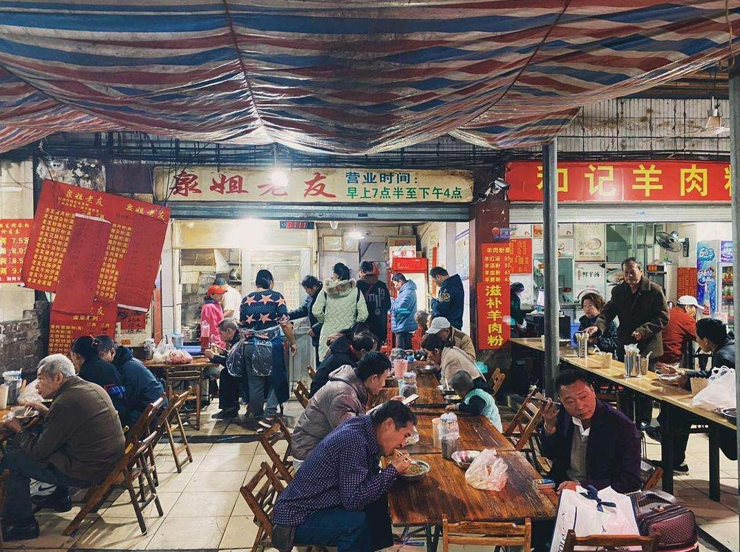 南宁必吃美食街排行榜离地铁近,广西南宁2019中山路美食街