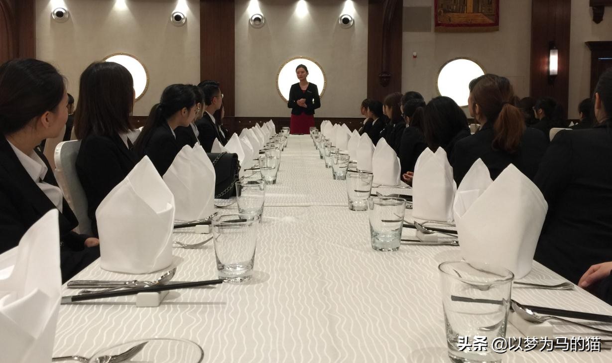 二本就业率最高专业,本科生就业率最高的十大专业