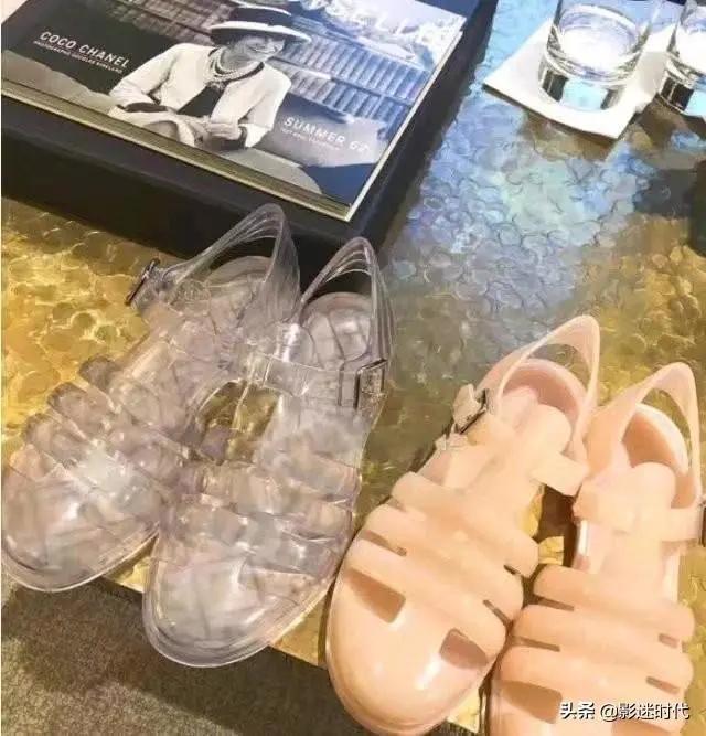 香奈儿凉鞋多少钱一双,香奈儿的奇葩凉鞋