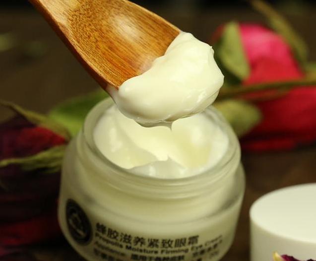 消除烦人眼袋黑眼圈的7个方法,黑眼圈眼袋重最有效的去除土方法