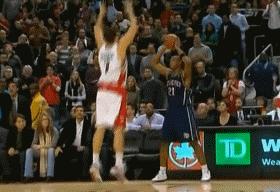 nba2kol文斯卡特98版扣篮动作,文斯卡特大风车扣篮背后角度