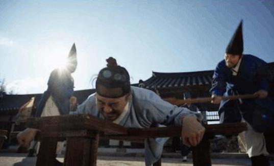 古代的打板子到底有多疼,古代打板子有多痛苦