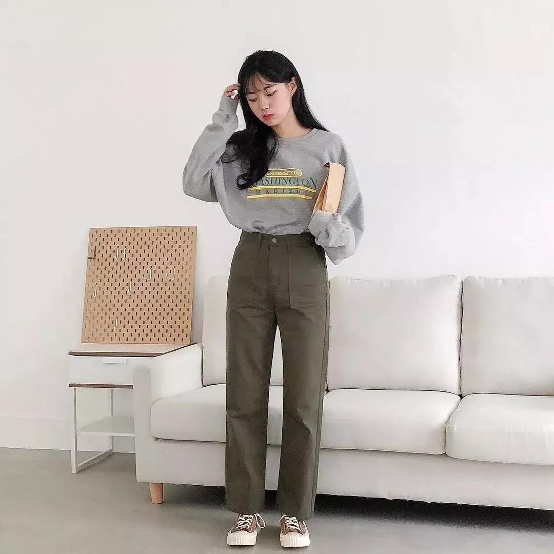 韩系短款双拉链卫衣穿搭,冬季韩系卫衣穿搭套装