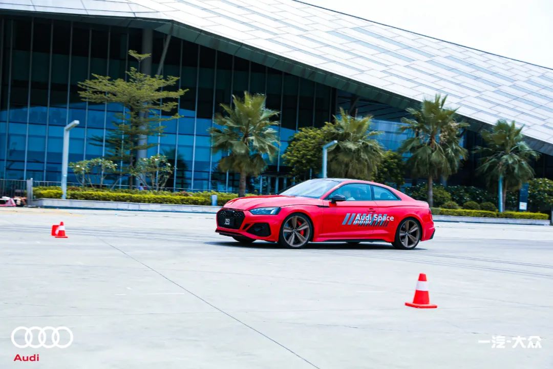 最新款奥迪rs5赛道试驾,奥迪rs5双门版赛道测试