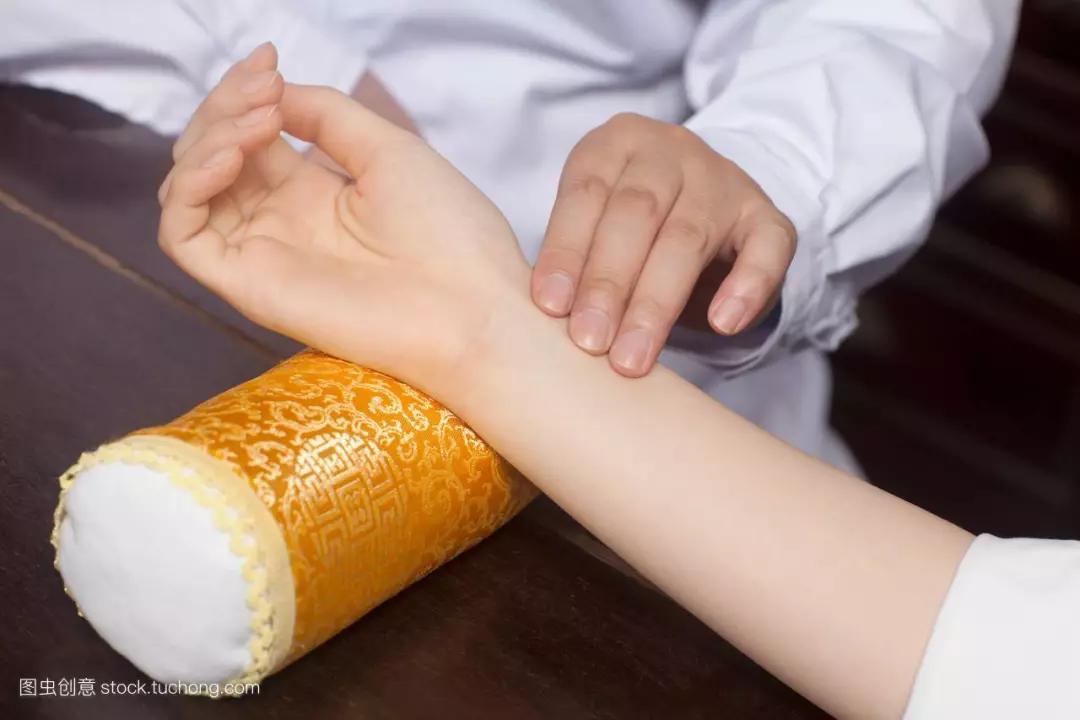 中医脉诊高手总结的脉象速记歌诀,中医把脉入门教学二十八脉