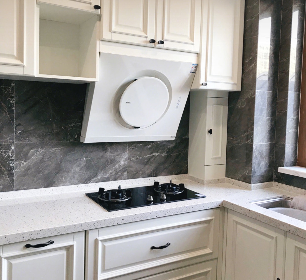 油烟机买集成灶好还是买普通的好,买油烟机划算还是买集成灶