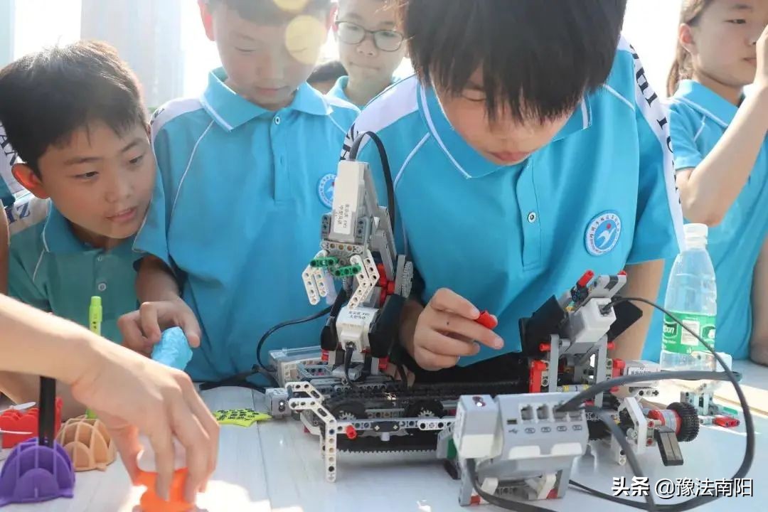 邓州市致远实验学校2023年运动会,邓州致远实验学校元旦