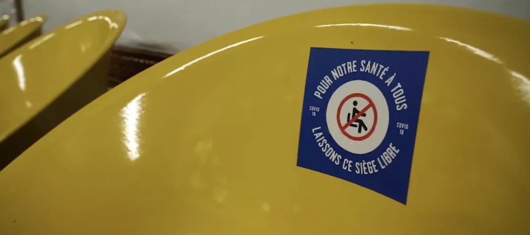 在贴满了一百万张贴纸之后,我快不认识巴黎地铁了…