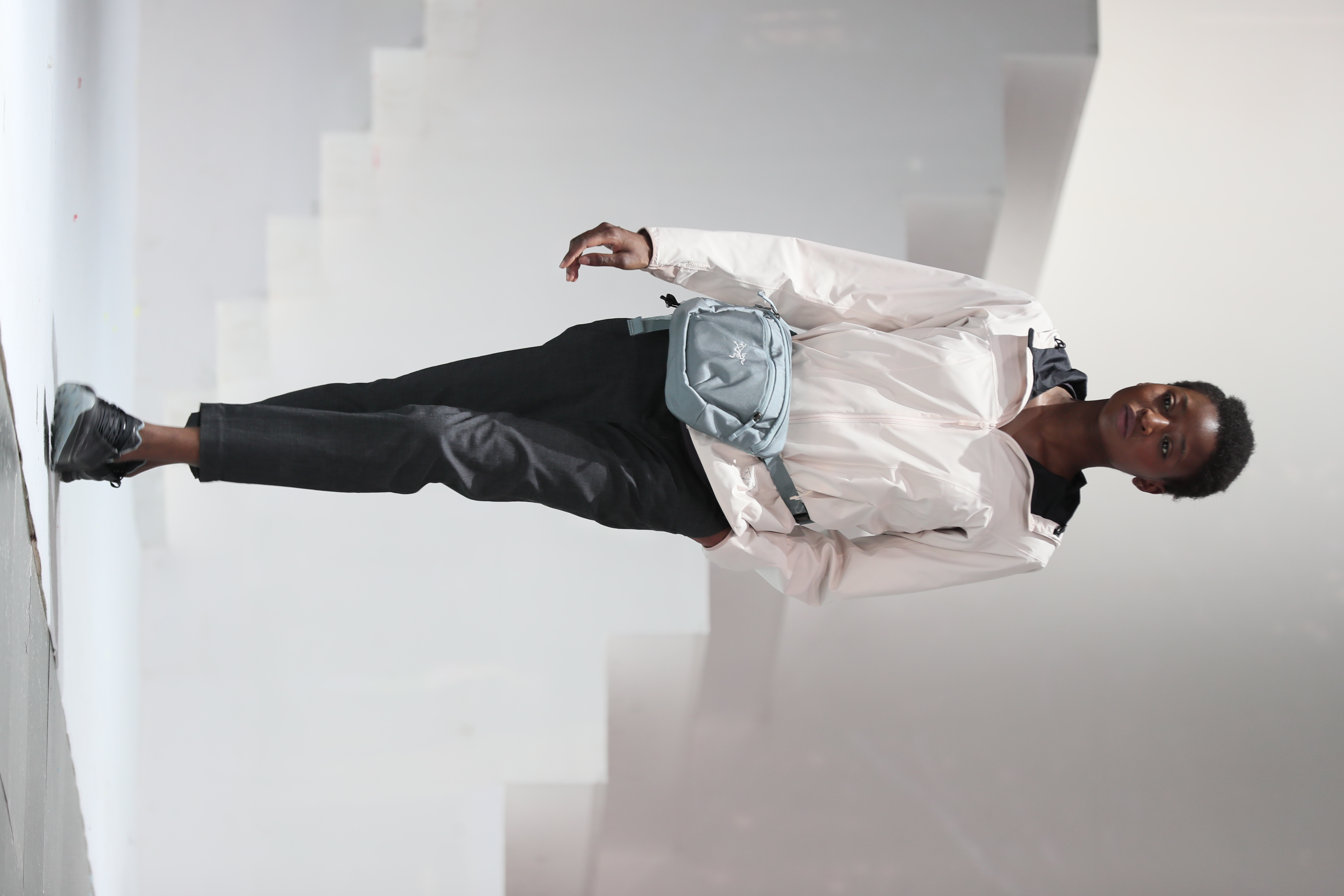 始祖鸟服装1019发布会,始祖鸟白色走秀