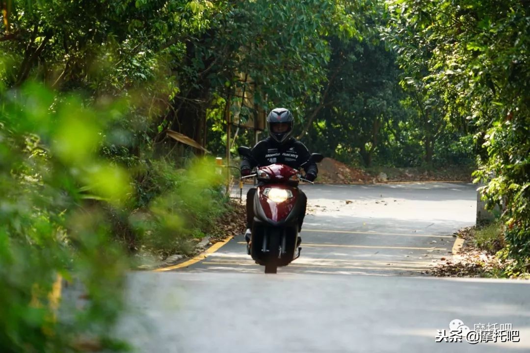 新大洲本田ns125d对比本田喜鲨125,五羊本田喜鲨125对比新大洲ns125d