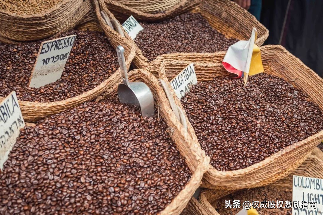 星巴克创始人的艰难时刻,星巴克创始人传奇