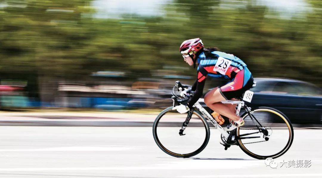 拍体育赛事相机推荐,运动场摄影技巧