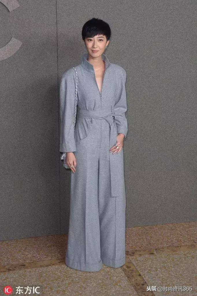 “埃及风”也刮到了时尚圈？CHANEL用金丝银线为你解答！