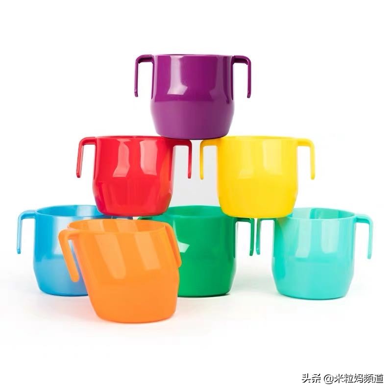 杯子怎么才能让孩子爱喝水,用什么水杯才能让小孩喜欢喝水