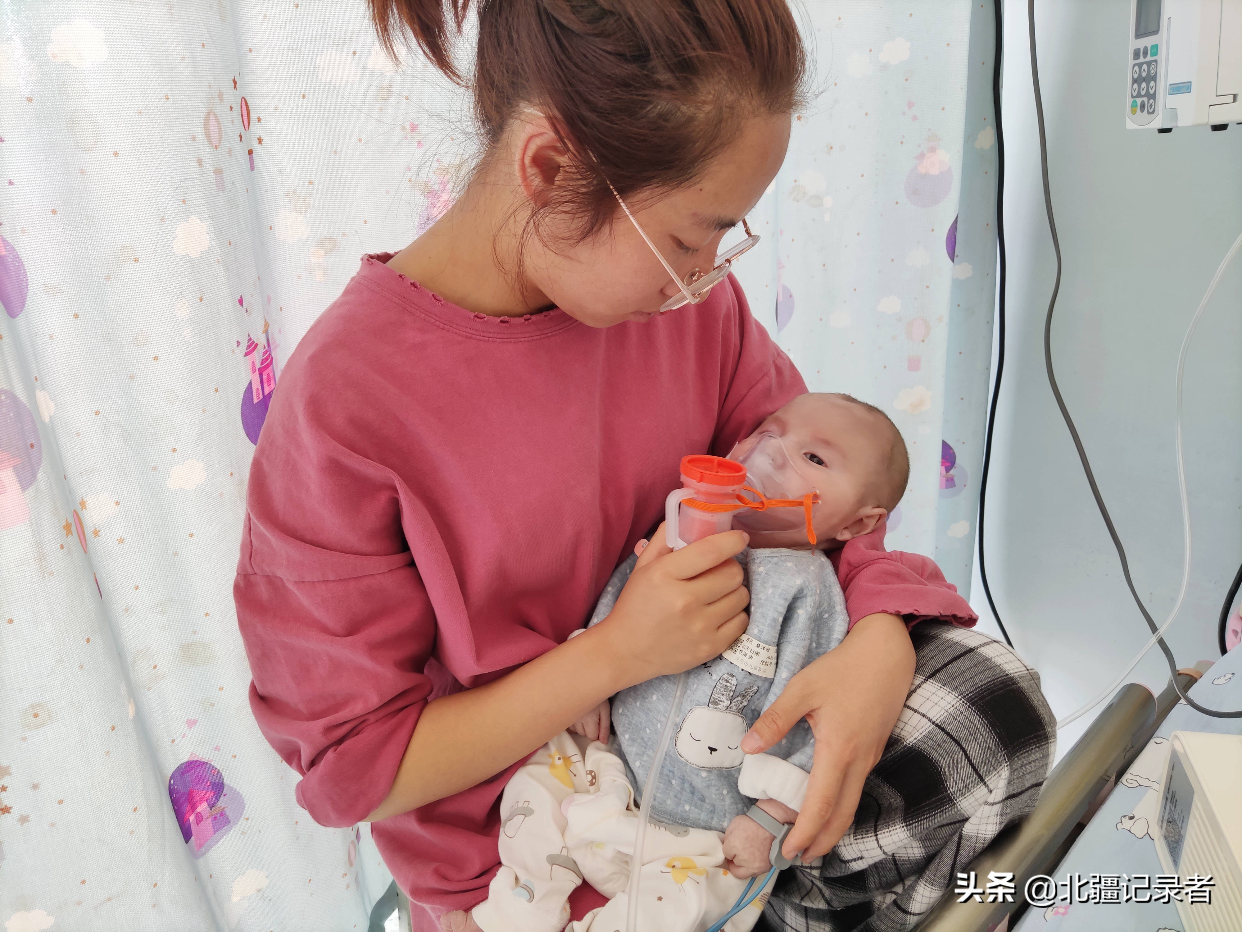刚出生婴儿从鬼门关救回,宝宝一出生就被抢救