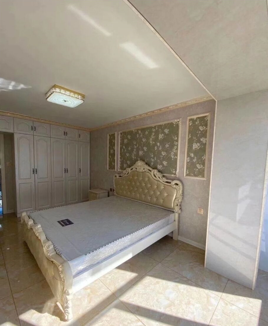 房子装完没少花钱，朋友来了都说像KTV，卫生间的管子是来搞笑的