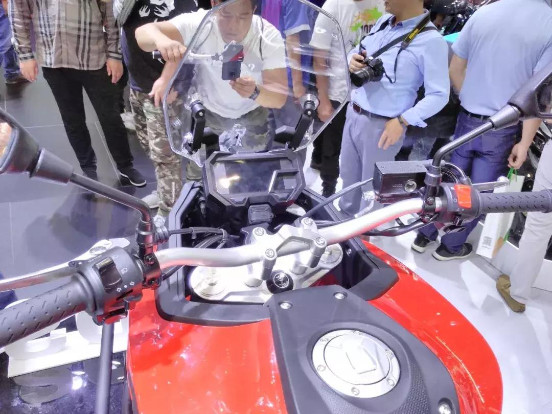 搭载宝马发动机的豪华车型,搭载3.0tv6发动机宝马