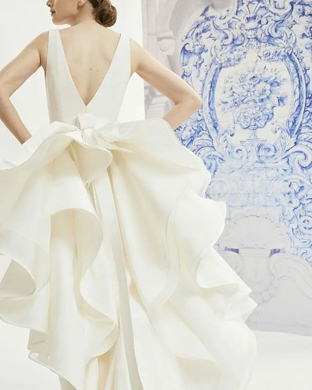 奢侈品下场battle卖口红，爱马仕、周仰杰，该买哪一支？