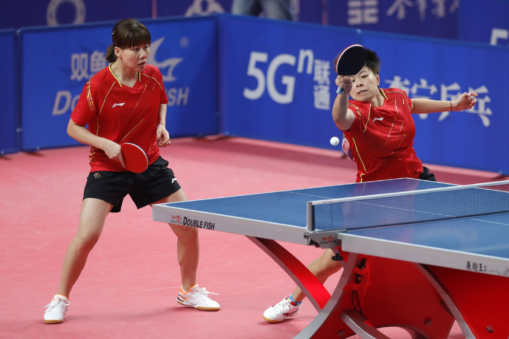 国乒女团两连胜孙颖莎轰出11-0,国乒首日5连胜