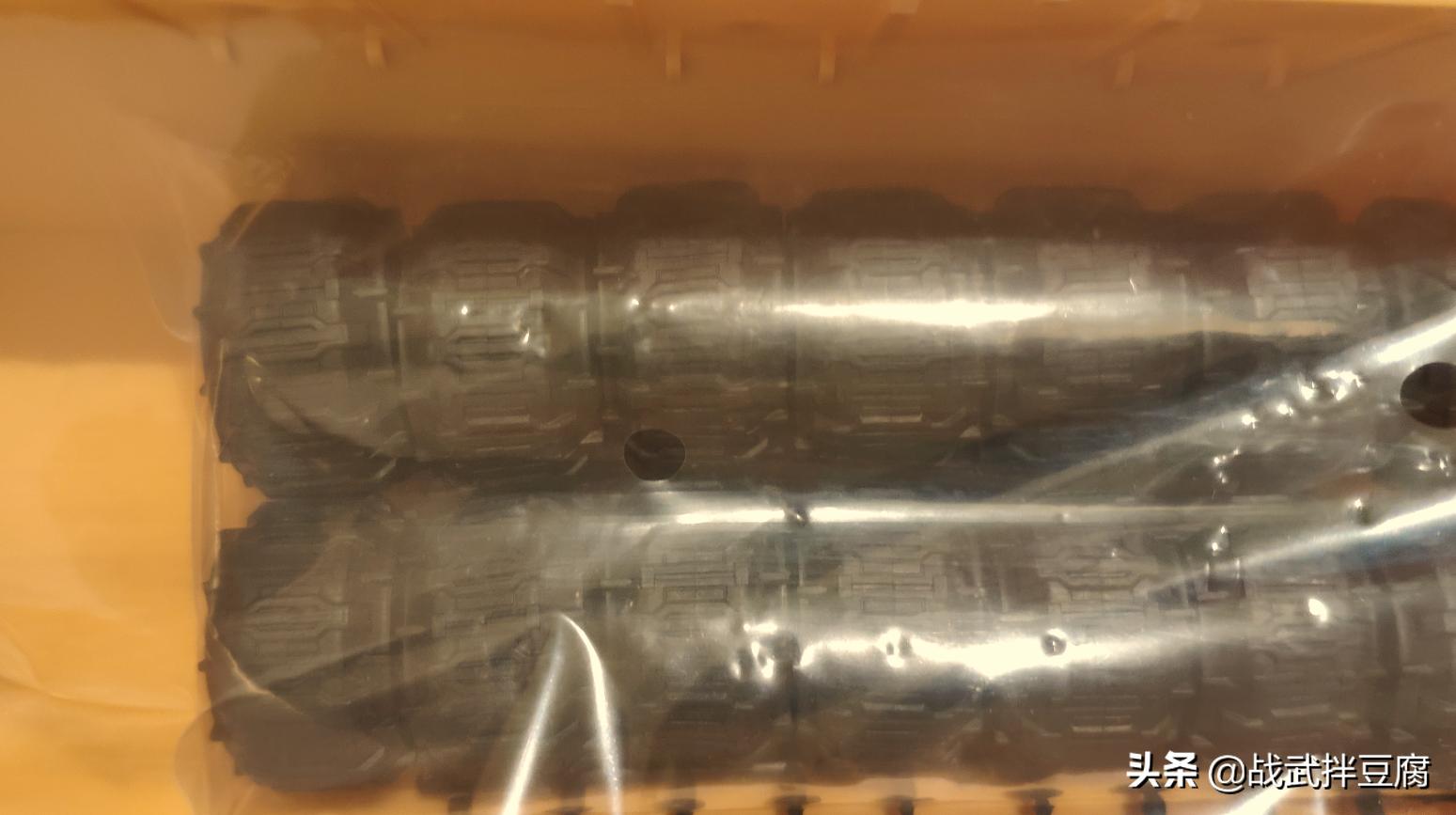 流浪地球厢式运载车合金模型开箱,流浪地球运载车模型开箱