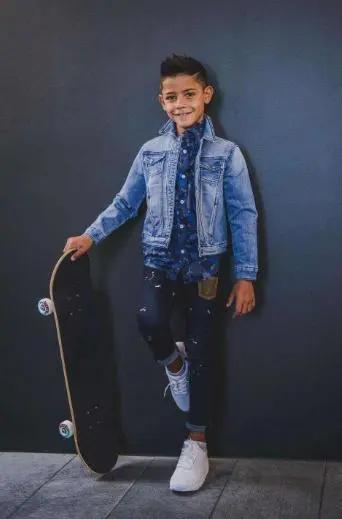 虎父无犬子强将无弱兵完整版,c罗腹肌和迷你罗