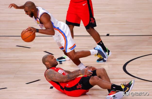 贝弗利指导戈贝尔防守哈登,多诺万赛后的视频