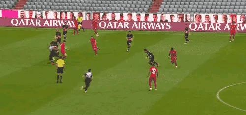 德甲豪门拜仁三冠王,德甲莱万双响拜仁5-1完胜科隆