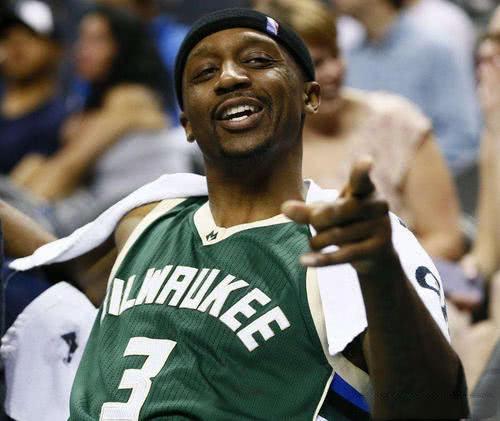 “球癖”NBA：姚明爱慕者最爱裸照，詹皇宿敌爱轮椅训练