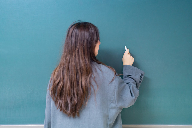 每年情人节都换一个对象,找一个情人过七夕