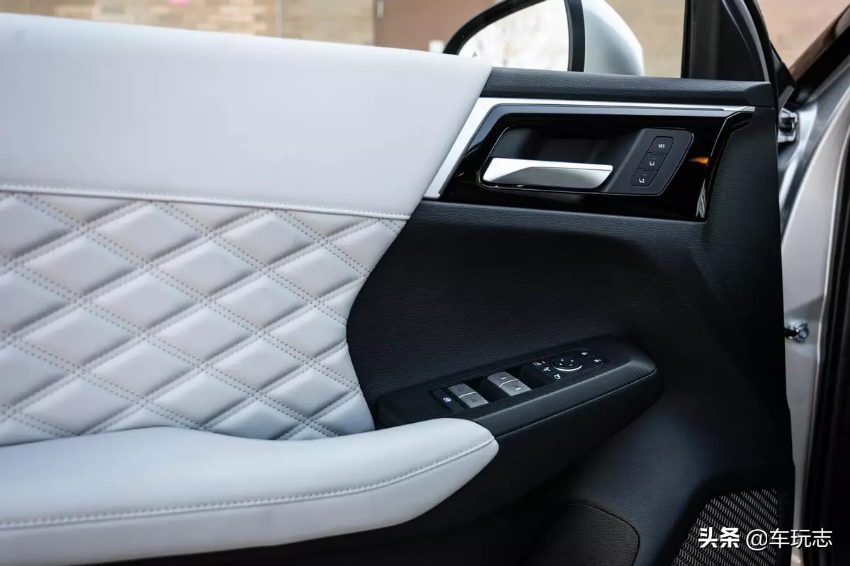 2021款三菱欧蓝德改款后,2020款三菱欧蓝德有哪些改变