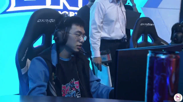 uzi缺席过s赛吗,uzi缺席德玛西亚杯