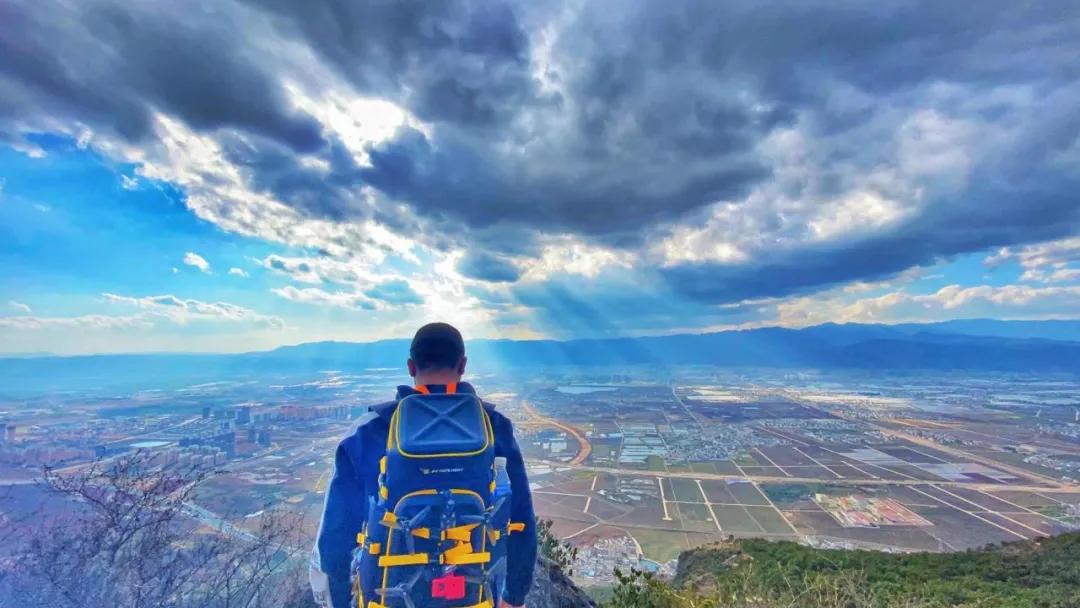 这是一个充满生机的公园怎么说,这是一个充满生机的国度朗诵