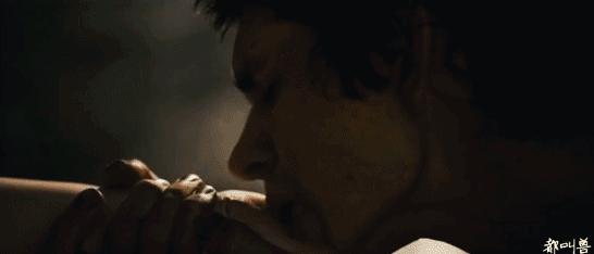 我喜欢的小哥哥身上有一股奶香味,后来不喜欢他了,奶香味就消失了