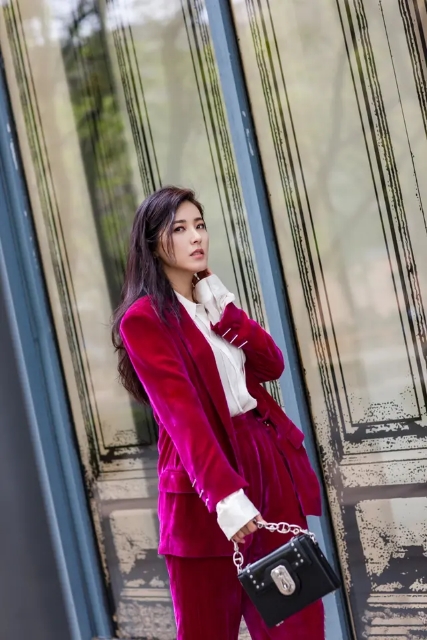 卫衣牛仔裤清新可爱,卫衣牛仔裤复古风