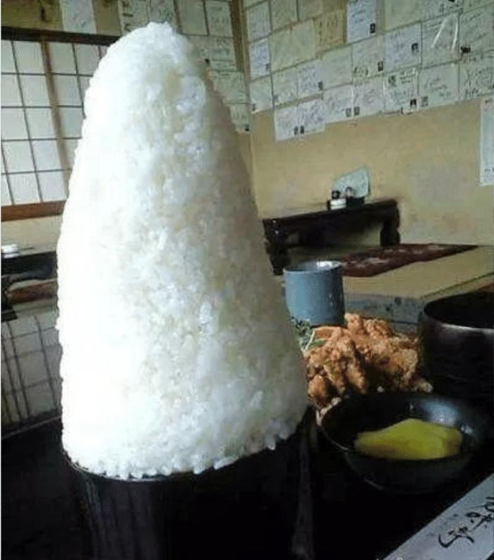 美女们记住了，千万别站在水里拍照，小霍比特人