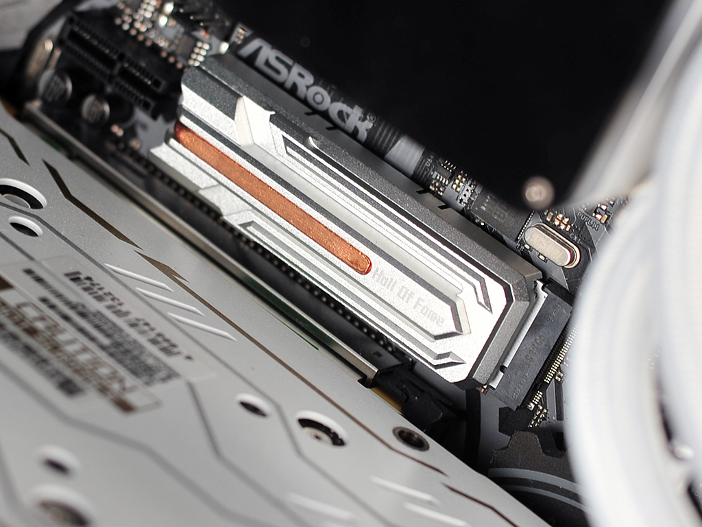 rtx2080名人堂10周年,黑白拼色主机