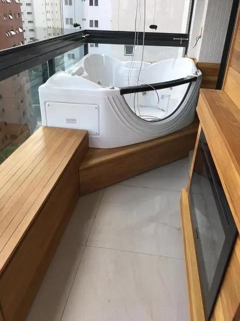 卫生间没有窗户装浴缸,卫生间浴缸和淋浴并存空间不够