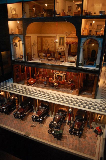 娃娃屋玩家,英国女王与玛丽王后