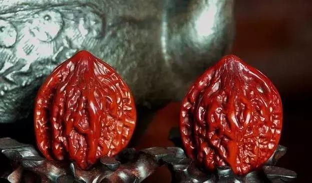 文玩核桃应该是先包浆还是先上色,文玩手串核桃怎么上色快包浆快