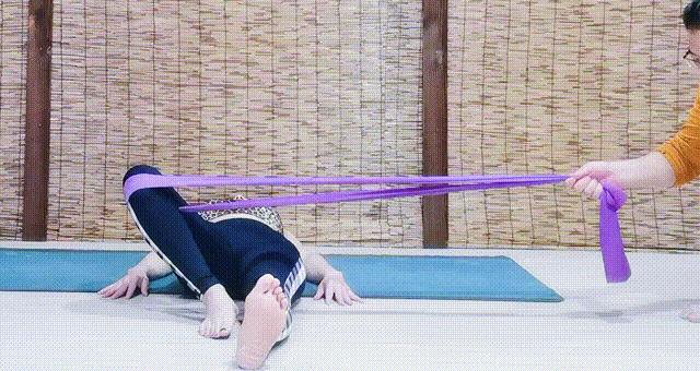 小腿外翻膝超伸如何改善,单侧膝超伸导致腿短一点