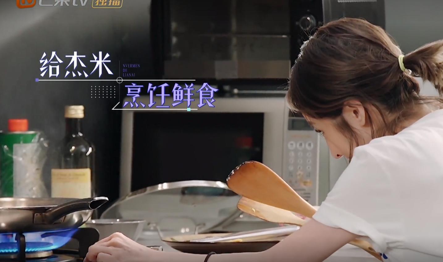 吉娃娃一只眼睛凸,吉娃娃一只眼睛白膜