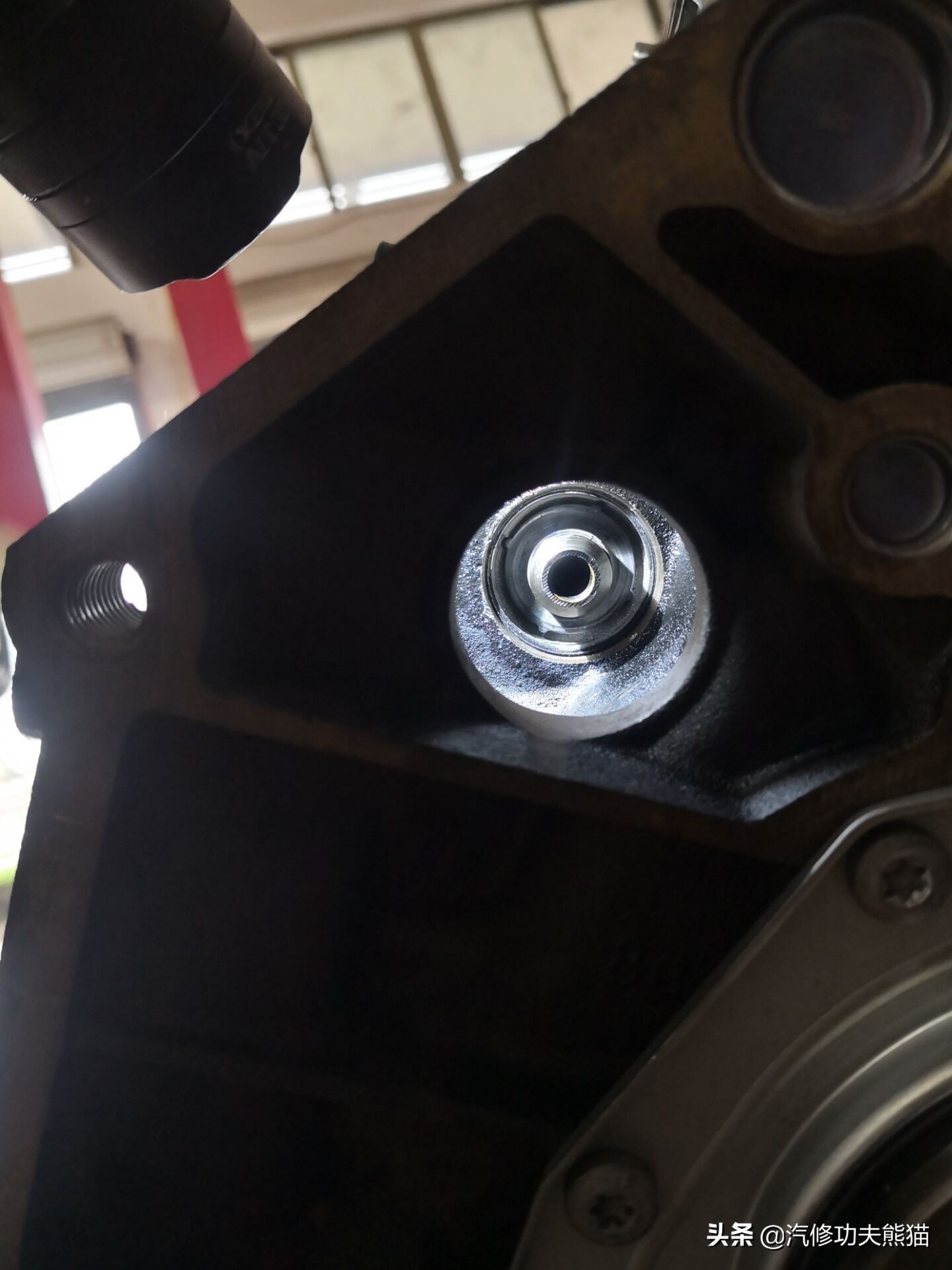 奥迪为何不能解决发动机烧机油,奥迪q5lea888三代发动机烧机油么